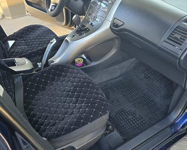 Синий Тойота Аурис, объемом двигателя 1.6 л и пробегом 250 тыс. км за 6500 $, фото 5 на Automoto.ua