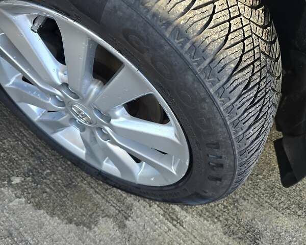 Синий Тойота Аурис, объемом двигателя 1.6 л и пробегом 250 тыс. км за 6500 $, фото 7 на Automoto.ua