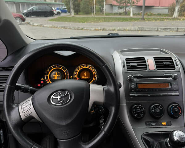 Синий Тойота Аурис, объемом двигателя 1.6 л и пробегом 174 тыс. км за 7200 $, фото 8 на Automoto.ua