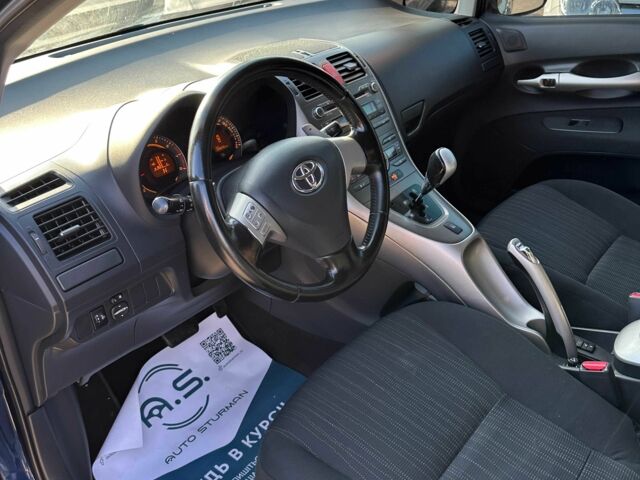 Синий Тойота Аурис, объемом двигателя 1.6 л и пробегом 259 тыс. км за 6500 $, фото 14 на Automoto.ua