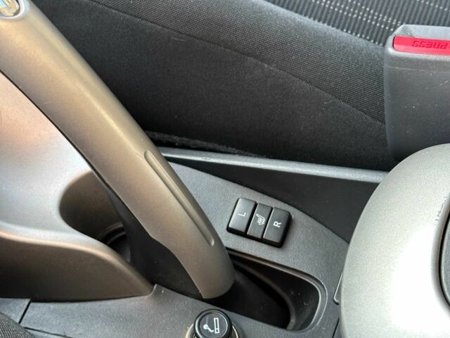 Синий Тойота Аурис, объемом двигателя 1.6 л и пробегом 259 тыс. км за 6500 $, фото 12 на Automoto.ua