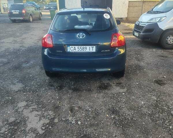 Синий Тойота Аурис, объемом двигателя 1.6 л и пробегом 335 тыс. км за 6500 $, фото 3 на Automoto.ua