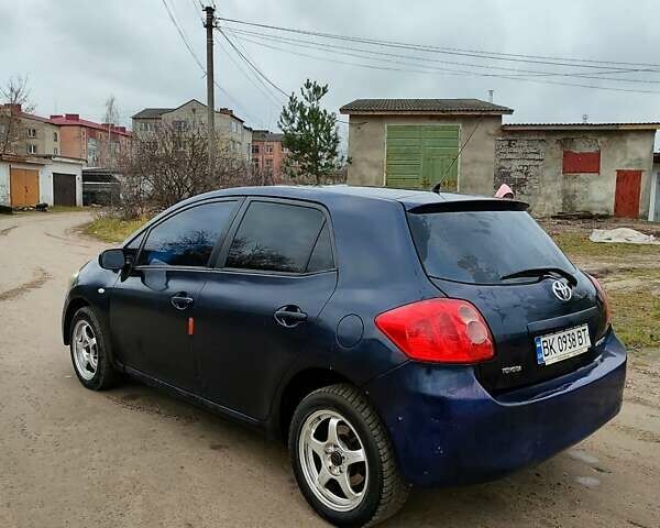 Синий Тойота Аурис, объемом двигателя 1.6 л и пробегом 390 тыс. км за 3650 $, фото 11 на Automoto.ua