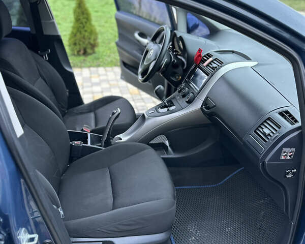 Синій Тойота Ауріс, об'ємом двигуна 1.6 л та пробігом 171 тис. км за 6990 $, фото 27 на Automoto.ua