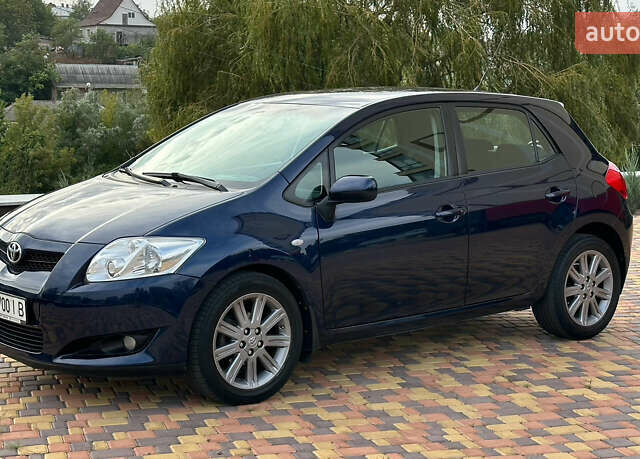 Синий Тойота Аурис, объемом двигателя 1.6 л и пробегом 125 тыс. км за 7500 $, фото 2 на Automoto.ua