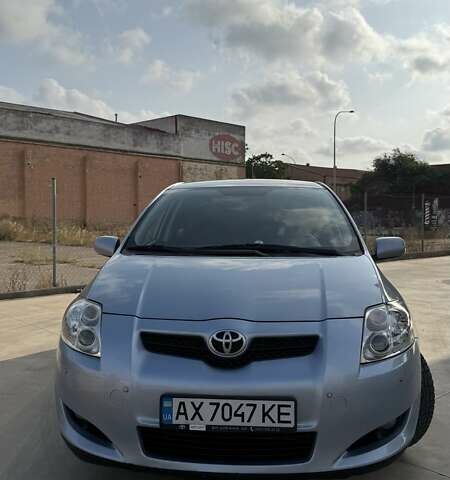 Синий Тойота Аурис, объемом двигателя 1.6 л и пробегом 251 тыс. км за 6700 $, фото 1 на Automoto.ua