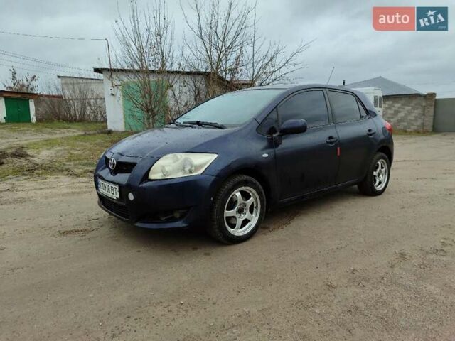 Синий Тойота Аурис, объемом двигателя 1.6 л и пробегом 390 тыс. км за 3650 $, фото 1 на Automoto.ua