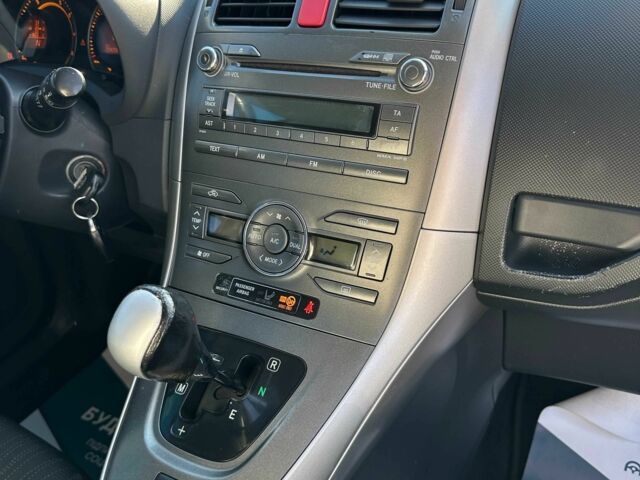 Синий Тойота Аурис, объемом двигателя 1.6 л и пробегом 259 тыс. км за 6500 $, фото 10 на Automoto.ua