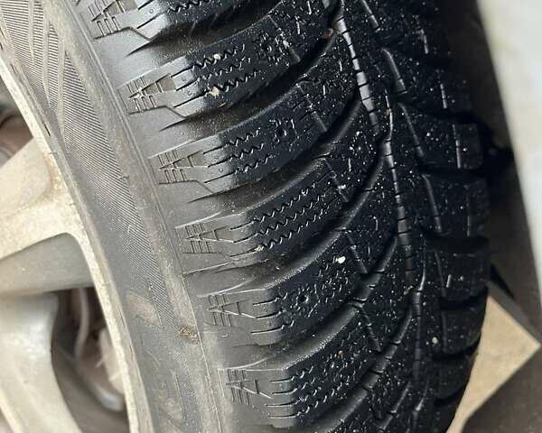 Синий Тойота Аурис, объемом двигателя 1.6 л и пробегом 278 тыс. км за 6000 $, фото 6 на Automoto.ua