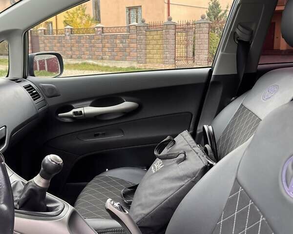 Синій Тойота Ауріс, об'ємом двигуна 0 л та пробігом 249 тис. км за 6300 $, фото 35 на Automoto.ua