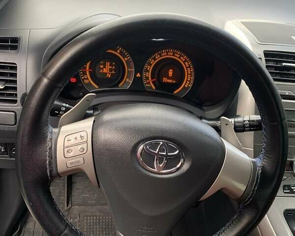 Синий Тойота Аурис, объемом двигателя 1.6 л и пробегом 217 тыс. км за 6200 $, фото 7 на Automoto.ua