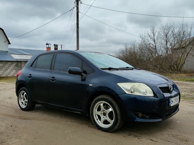 Синий Тойота Аурис, объемом двигателя 1.6 л и пробегом 390 тыс. км за 3650 $, фото 21 на Automoto.ua