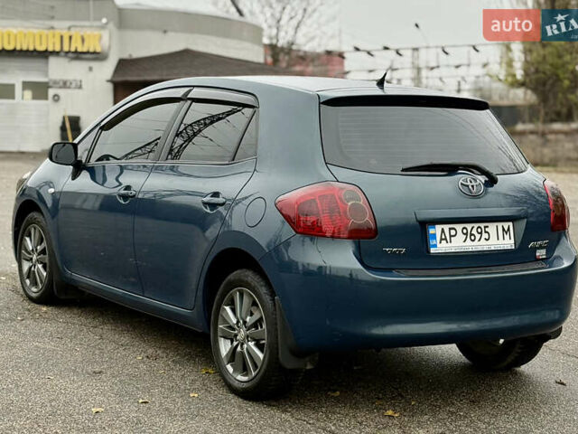 Синий Тойота Аурис, объемом двигателя 2 л и пробегом 180 тыс. км за 6950 $, фото 5 на Automoto.ua