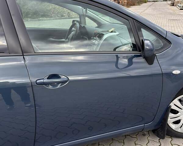 Синій Тойота Ауріс, об'ємом двигуна 0 л та пробігом 249 тис. км за 6300 $, фото 12 на Automoto.ua