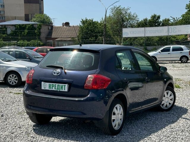 Синій Тойота Ауріс, об'ємом двигуна 1.6 л та пробігом 259 тис. км за 6500 $, фото 1 на Automoto.ua