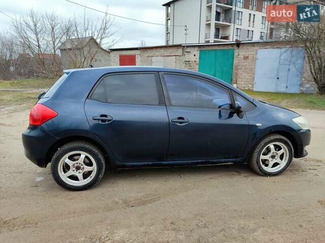 Синий Тойота Аурис, объемом двигателя 1.6 л и пробегом 390 тыс. км за 3650 $, фото 6 на Automoto.ua