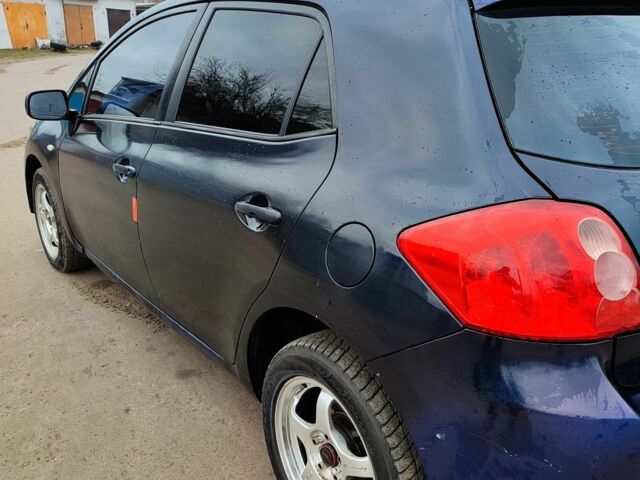 Синий Тойота Аурис, объемом двигателя 1.6 л и пробегом 390 тыс. км за 3650 $, фото 7 на Automoto.ua