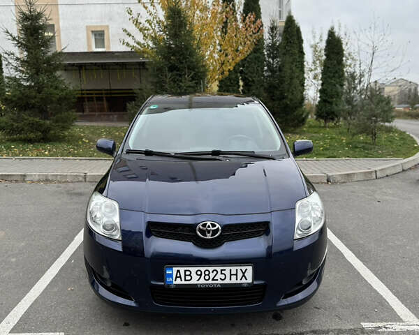 Синий Тойота Аурис, объемом двигателя 1.6 л и пробегом 174 тыс. км за 7200 $, фото 1 на Automoto.ua