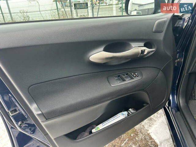 Синій Тойота Ауріс, об'ємом двигуна 1.6 л та пробігом 215 тис. км за 6700 $, фото 6 на Automoto.ua
