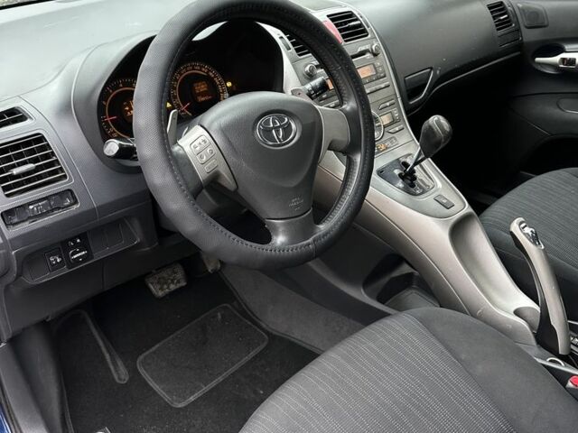 Синий Тойота Аурис, объемом двигателя 1.6 л и пробегом 210 тыс. км за 5350 $, фото 6 на Automoto.ua