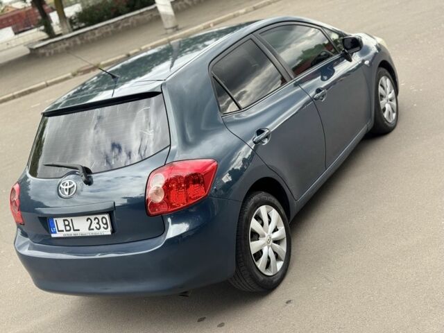 Синий Тойота Аурис, объемом двигателя 2 л и пробегом 299 тыс. км за 3500 $, фото 3 на Automoto.ua