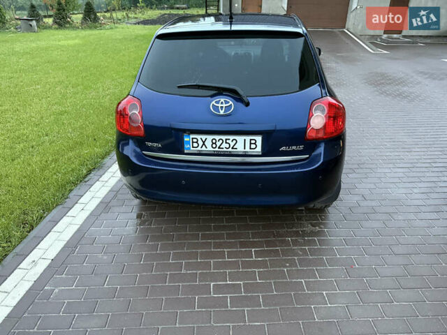 Синий Тойота Аурис, объемом двигателя 1.6 л и пробегом 257 тыс. км за 5200 $, фото 2 на Automoto.ua