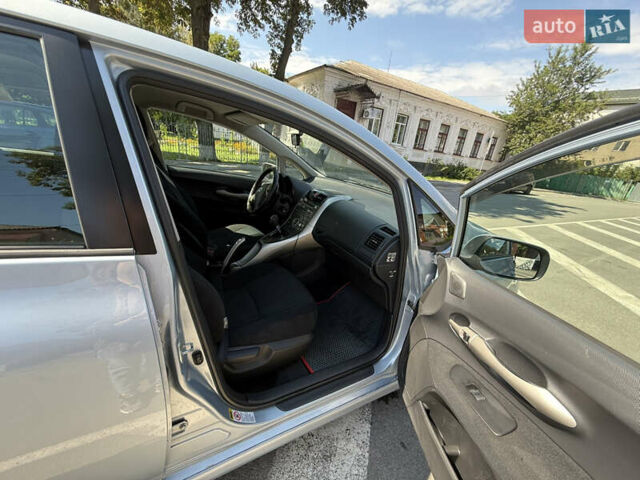 Синій Тойота Ауріс, об'ємом двигуна 1.6 л та пробігом 157 тис. км за 6300 $, фото 11 на Automoto.ua