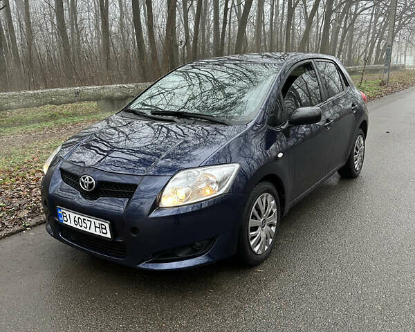 Синий Тойота Аурис, объемом двигателя 1.6 л и пробегом 210 тыс. км за 4850 $, фото 2 на Automoto.ua