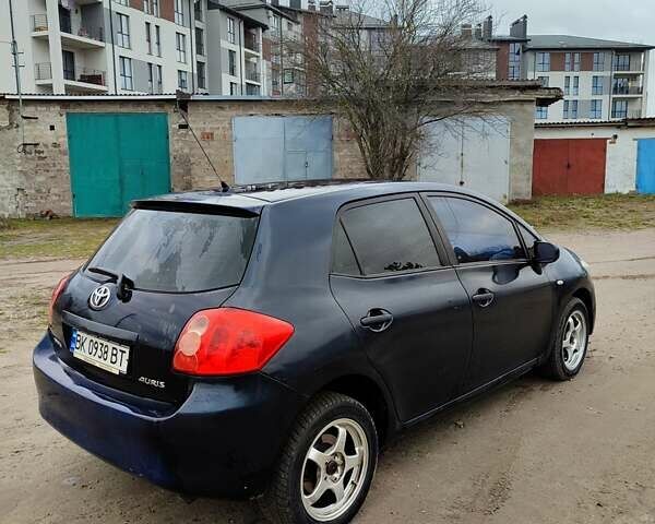 Синий Тойота Аурис, объемом двигателя 1.6 л и пробегом 390 тыс. км за 3650 $, фото 10 на Automoto.ua