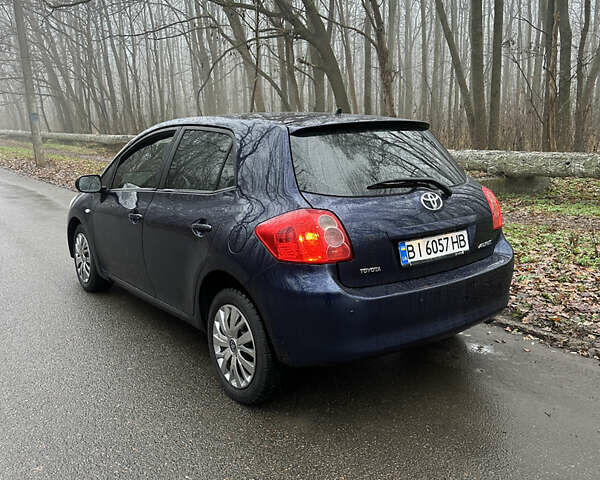 Синий Тойота Аурис, объемом двигателя 1.6 л и пробегом 210 тыс. км за 4850 $, фото 3 на Automoto.ua