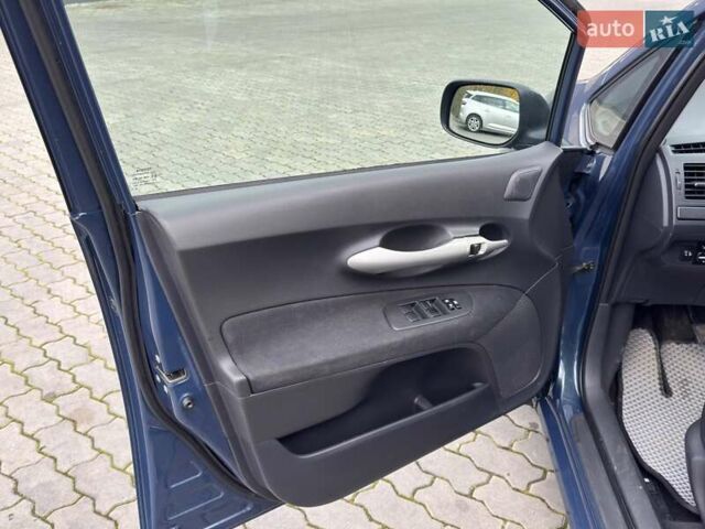 Синій Тойота Ауріс, об'ємом двигуна 0 л та пробігом 249 тис. км за 6300 $, фото 26 на Automoto.ua