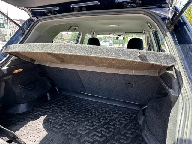 Синій Тойота Ауріс, об'ємом двигуна 1.6 л та пробігом 259 тис. км за 6500 $, фото 7 на Automoto.ua