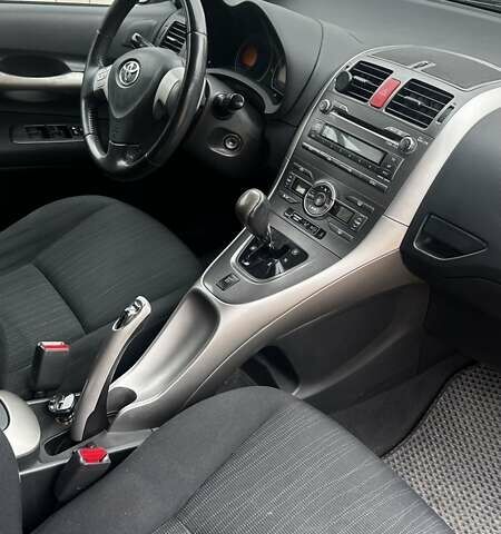 Синий Тойота Аурис, объемом двигателя 1.6 л и пробегом 251 тыс. км за 6700 $, фото 14 на Automoto.ua