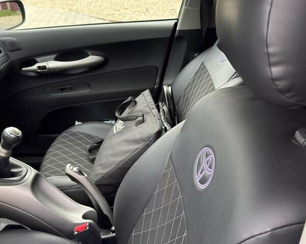 Синій Тойота Ауріс, об'ємом двигуна 0 л та пробігом 249 тис. км за 6300 $, фото 34 на Automoto.ua