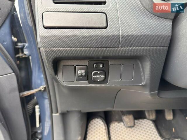 Синій Тойота Ауріс, об'ємом двигуна 0 л та пробігом 249 тис. км за 6300 $, фото 39 на Automoto.ua