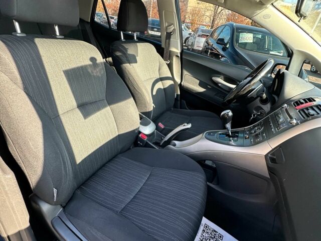 Синий Тойота Аурис, объемом двигателя 1.6 л и пробегом 259 тыс. км за 6500 $, фото 9 на Automoto.ua