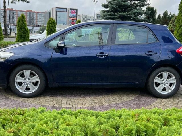 Синій Тойота Ауріс, об'ємом двигуна 1.4 л та пробігом 247 тис. км за 7600 $, фото 3 на Automoto.ua