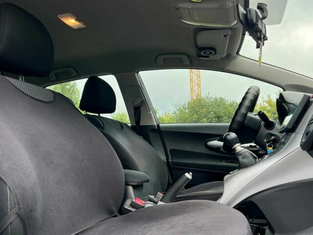 Синій Тойота Ауріс, об'ємом двигуна 1.4 л та пробігом 247 тис. км за 7600 $, фото 16 на Automoto.ua