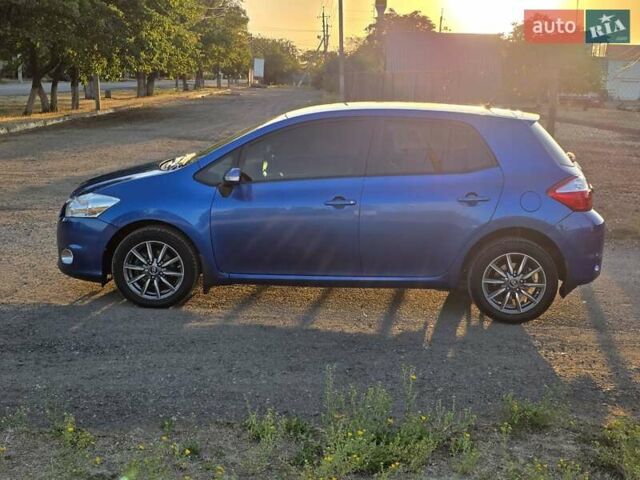 Синий Тойота Аурис, объемом двигателя 1.6 л и пробегом 87 тыс. км за 10300 $, фото 3 на Automoto.ua