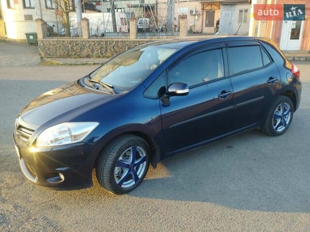 Синий Тойота Аурис, объемом двигателя 2 л и пробегом 211 тыс. км за 7350 $, фото 1 на Automoto.ua