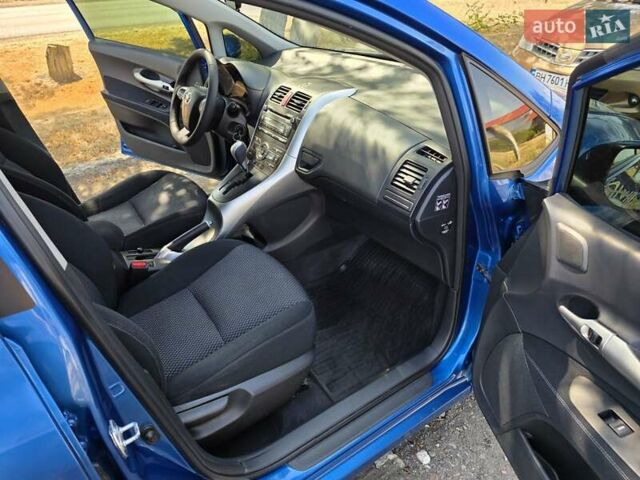 Синий Тойота Аурис, объемом двигателя 1.6 л и пробегом 87 тыс. км за 10300 $, фото 20 на Automoto.ua
