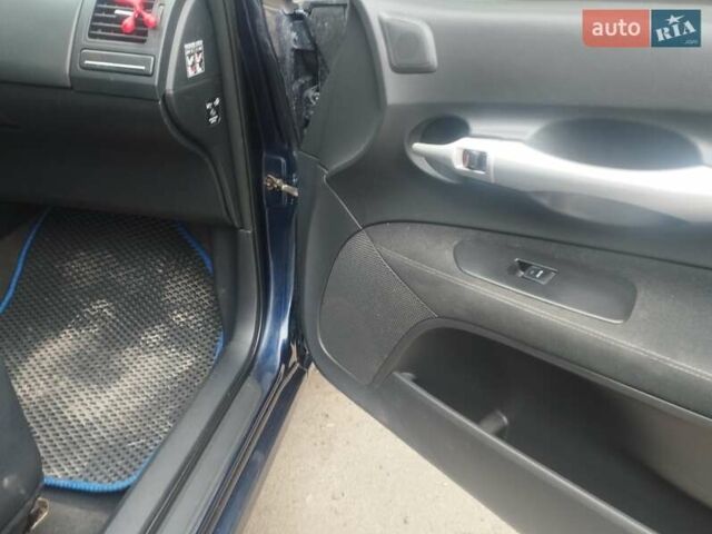 Синій Тойота Ауріс, об'ємом двигуна 2 л та пробігом 211 тис. км за 6800 $, фото 13 на Automoto.ua