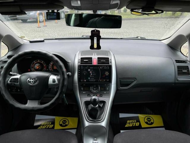 Синій Тойота Ауріс, об'ємом двигуна 1.4 л та пробігом 247 тис. км за 7600 $, фото 14 на Automoto.ua