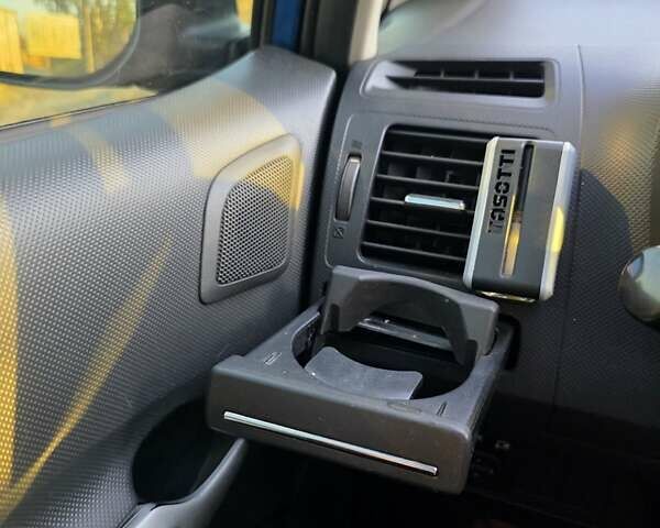 Синий Тойота Аурис, объемом двигателя 1.6 л и пробегом 87 тыс. км за 10300 $, фото 11 на Automoto.ua