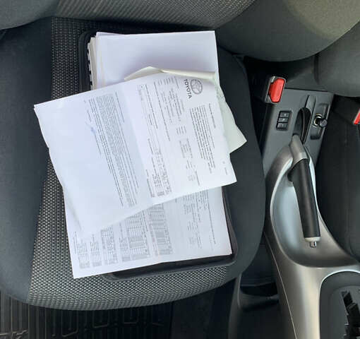 Синій Тойота Ауріс, об'ємом двигуна 1.6 л та пробігом 165 тис. км за 9900 $, фото 23 на Automoto.ua