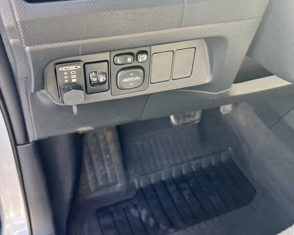 Синий Тойота Аурис, объемом двигателя 1.8 л и пробегом 163 тыс. км за 9900 $, фото 12 на Automoto.ua