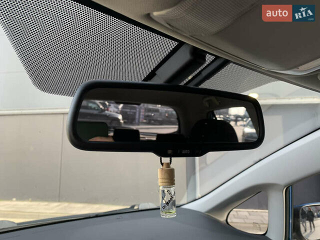 Синій Тойота Ауріс, об'ємом двигуна 1.6 л та пробігом 165 тис. км за 9900 $, фото 17 на Automoto.ua