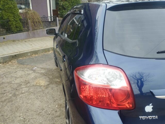 Тойота Ауріс 2010 у Чернівцях на Automoto.ua Синій Тойота Ауріс, об'ємом двигуна 2 л та пробігом 214 тис. км за 6800 $, фото 14 на Automoto.ua