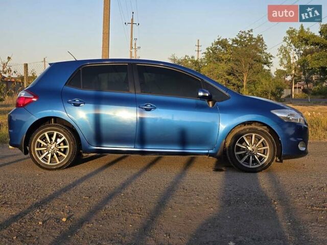 Синий Тойота Аурис, объемом двигателя 1.6 л и пробегом 87 тыс. км за 10300 $, фото 2 на Automoto.ua