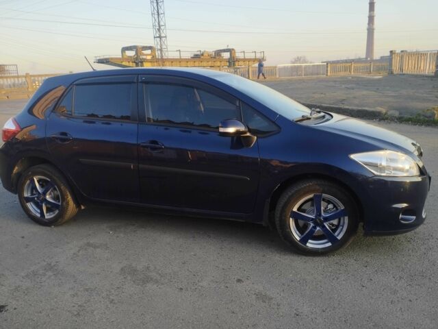 Синій Тойота Ауріс, об'ємом двигуна 2 л та пробігом 214 тис. км за 6700 $, фото 6 на Automoto.ua